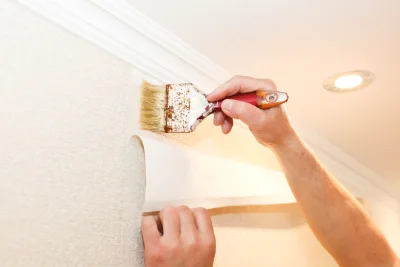 Pose de papier peint à Souillé — revêtements muraux et toiles de verre